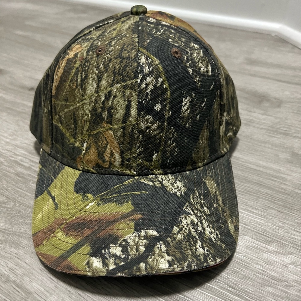 NWOT Kati Camouflage Adjustable Hat w/ American‎ flag details on brim